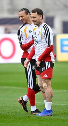 Leroy Sane GER 19 David Raum GER 22 warm-up training iam 29 03 2026 m ahead of DFB Laenderspiel Deutschland GER vs Ghana GHA Freundschatsspiel Testspiel am 30 03 2026 DFL REGULATIONS PROHIBIT ANY USE OF PHOTOGRAPHS AS IMAGE SEQUENCES AND OR QUASI VIDEO DFB Laenderspiel Deutschland GER vs Ghana GHA