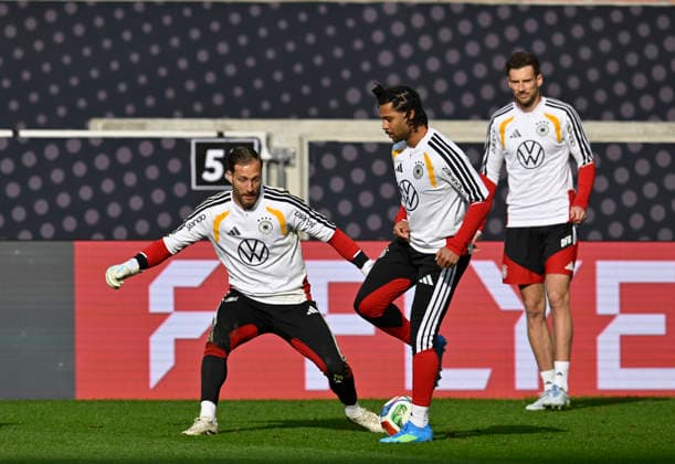 Serge Gnabry GER 20 Action on the ball Goalkeeper Oliver Baumann GER 01 Leon Goretzka GER 08 Warm-up Training iam 29 03 2026 m ahead of DFB Laenderspiel Deutschland GER vs Ghana GHA Freundschatsspiel Testspiel am 30 03 2026 DFL REGULATIONS PROHIBIT ANY USE OF PHOTOGRAPHS AS IMAGE SEQUENCES AND OR QUASI VIDEO DFB Laenderspiel Deutschland GER vs Ghana GHA