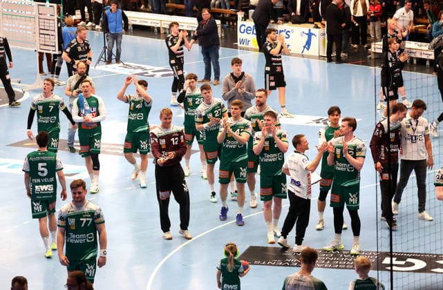 29 03 2026, Germany, Göppingen, Handball DAIKIN HBL, FRISCH AUF Göppingen vs HC Erlangen, Cheers, Final cheer FAG