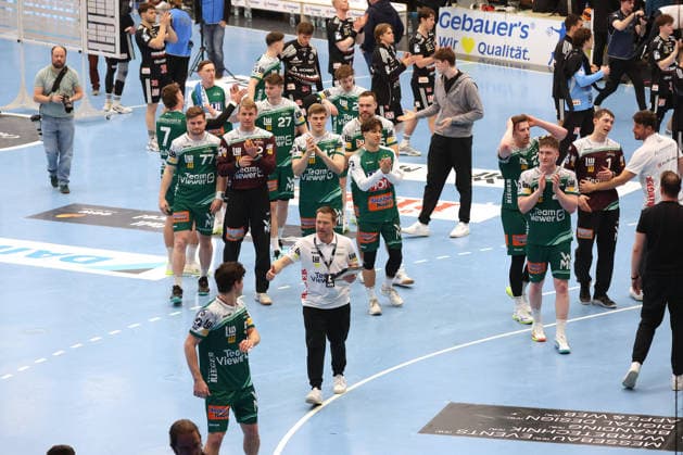29 03 2026, Germany, Göppingen, Handball DAIKIN HBL, FRISCH AUF Göppingen vs HC Erlangen, Cheers, Final cheer FAG