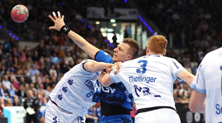 29 03 2026, Germany, Stuttgart, Handball Bundesliga, TVB Stuttgart vs Lemgo Lippe, Simone Mengon TVB, MIte , Nicolai Theilinger Lemgo