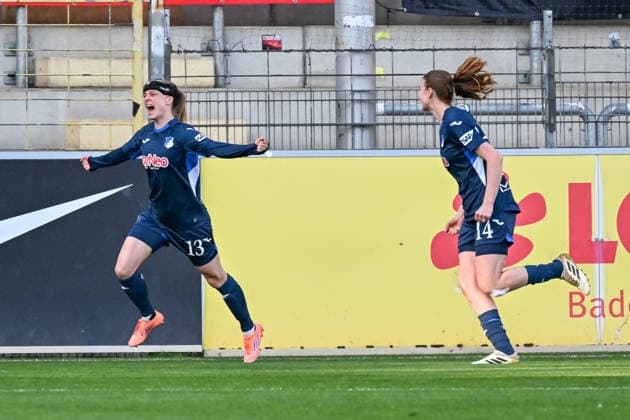 Cheering for the goal to 0 1 by Wielle Douma TSG Hoffenheim, 13 with Lisa Doorn TSG Hoffenheim, 14 GER, SC Freiburg TSG Hoffenheim, Womens Football, Google Pixel Womens Bundesliga, 22 Matchday, Season 2025 2026, 29 03 2026 DFB REGULATES PROHIBIT ANY USE OF PHOTOGRAPHS AS IMAGE SEQUENCES AND OR QUASI VIDEO GER, SC Freiburg TSG Hoffenheim, Womens football, Google Pixel Womens Bundesliga, 22 Matchday, Season 2025 2026, 29 03 2026 Freiburg Copyright: xEibner-Pressefoto ThomasxHessx EP_THS