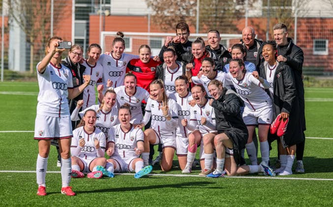 GER, Frankfurt, Eintracht Frankfurt II vs FC Ingolstadt, 2 Womens Bundesliga, Football, DFB, Season 2025 2026, Stadion am Brentanobad, 21 Matchday in picture FC Ingolstadt Women, Joy and emotions after the victory, Cheers DFB DFL REGULATIONS PROHIBIT ANY USE OF PHOTOGRAPHS AS IMAGE SEQUENCES AND OR QUASI VIDEO, 29 03 2026 Copyright: HMBxMedia HendrikxHamelau