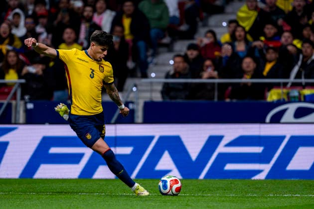 Morocco v Ecuador - International Friendly, Länderspiel, Nationalmannschaft Piero Hincapie of Ecuador attempts a kick during an international friendly match between Morocco and Ecuador at at Estadio Riyadh Air Metropolitano in Madrid, Spain on March 27, 2026. Madrid Estadio Riyadh Air Metropolitano Madrid Spain Copyright: xAlbertoxGardinx AGardin_20260327_Morocco_Ecuador_0951