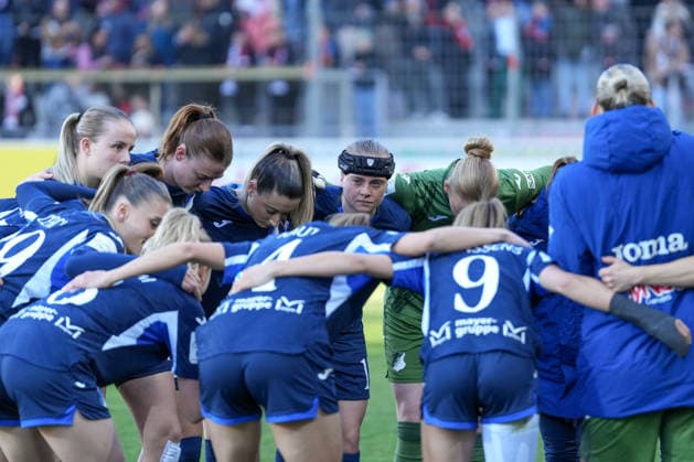 Team circle, Wià lle Douma Wielle Douma TSG Hoffenheim, 13 , Germany, Football, GooglePixel Womens Bundesliga, 22 Matchday, 2025 2026, SC Freiburg vs TSG 1899 Hoffenheim, 29 03 2026, Dreisamstadion, Freiburg, Germany DFB REGULATIONS PROHIBIT ANY USE OF PHOTOGRAPHS AS IMAGE SEQUENCES AND OR QUASI VIDEO Freiburg Dreisamstadion Baden Wuerttemberg Germany Copyright: xArnexAmbergx