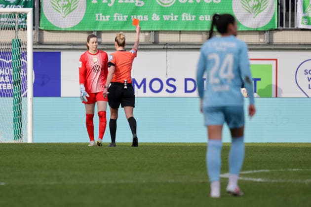 29 03 2026, xgrfx, Soccer Google Pixel Women Bundesliga, VfL Wolfsburg 1 FC Union Berlin v l Red Card, Stina Johannes VfL Wolfsburg DFL DFB REGULATIONS PROHIBIT ANY USE OF PHOTOGRAPHS as IMAGE SEQUENCES and or QUASI VIDEO Wolfsburg