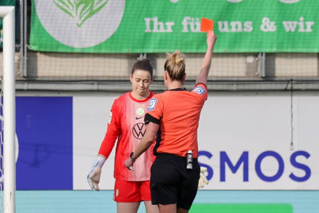 29 03 2026, xgrfx, Soccer Google Pixel Women Bundesliga, VfL Wolfsburg 1 FC Union Berlin v l Red Card, Stina Johannes VfL Wolfsburg DFL DFB REGULATIONS PROHIBIT ANY USE OF PHOTOGRAPHS as IMAGE SEQUENCES and or QUASI VIDEO Wolfsburg