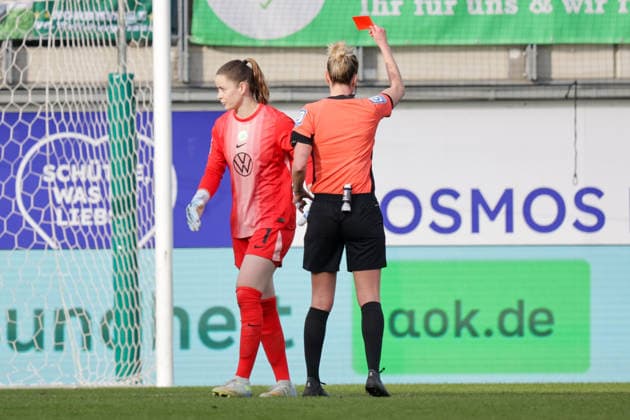 29 03 2026, xgrfx, Soccer Google Pixel Women Bundesliga, VfL Wolfsburg 1 FC Union Berlin v l Red Card, Stina Johannes VfL Wolfsburg DFL DFB REGULATIONS PROHIBIT ANY USE OF PHOTOGRAPHS as IMAGE SEQUENCES and or QUASI VIDEO Wolfsburg
