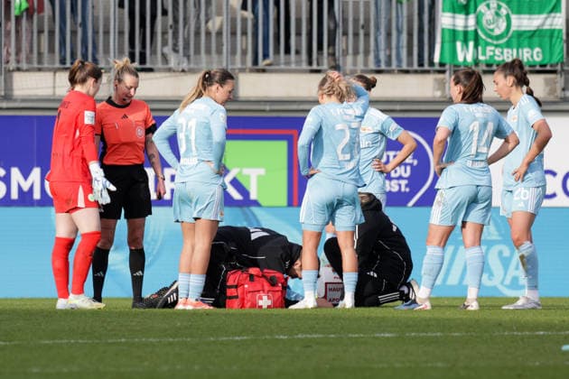 29 03 2026, xgrfx, Soccer Google Pixel Women Bundesliga, VfL Wolfsburg 1 FC Union Berlin v l Red Card, Stina Johannes VfL Wolfsburg DFL DFB REGULATIONS PROHIBIT ANY USE OF PHOTOGRAPHS as IMAGE SEQUENCES and or QUASI VIDEO Wolfsburg