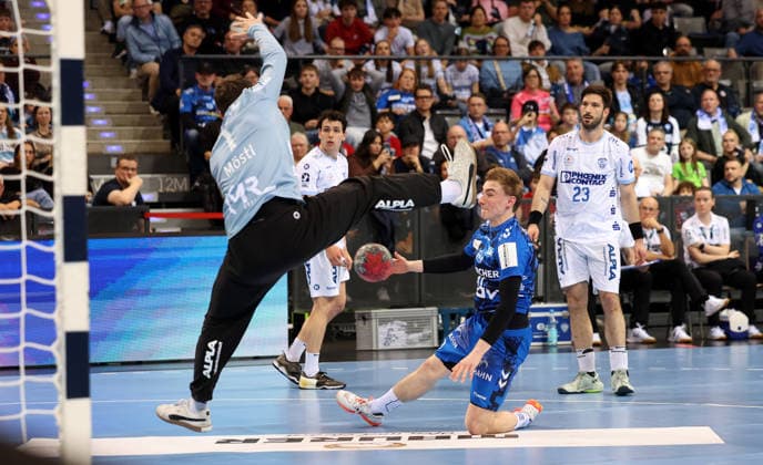 29 03 2026, Germany, Stuttgart, Handball Bundesliga, TVB Stuttgart vs Lemgo Lippe, f l Constantin Möstli Lemgo , Jakob Nigg TVB