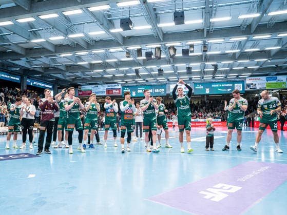 The Frisch Auf Goeppingen team cheers on the fans, Frisch Auf Goeppingen vs HC Erlangen, Handball, 1 Bundesliga, Men, Season 2025 2026, 29 03 2026, Frisch Auf Goeppingen vs HC Erlangen, Handball, 1 Bundesliga, Men, Season 2025 2026, 29 03 2026 Goeppingen Copyright: xEibner-Pressefoto MichaelxSchmidx EP_MST