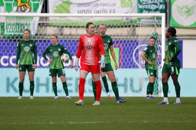 29 03 2026, xgrfx, Soccer Google Pixel Women Bundesliga, VfL Wolfsburg 1 FC Union Berlin v l Red Card, Stina Johannes VfL Wolfsburg DFL DFB REGULATIONS PROHIBIT ANY USE OF PHOTOGRAPHS as IMAGE SEQUENCES and or QUASI VIDEO Wolfsburg