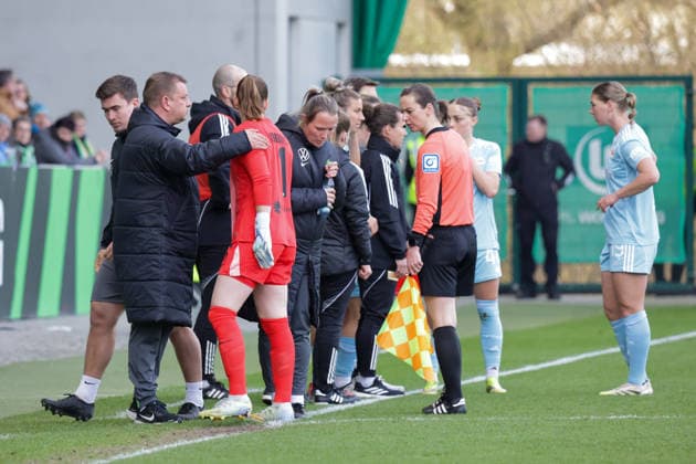 29 03 2026, xgrfx, Soccer Google Pixel Women Bundesliga, VfL Wolfsburg 1 FC Union Berlin v l Red Card, Stina Johannes VfL Wolfsburg DFL DFB REGULATIONS PROHIBIT ANY USE OF PHOTOGRAPHS as IMAGE SEQUENCES and or QUASI VIDEO Wolfsburg