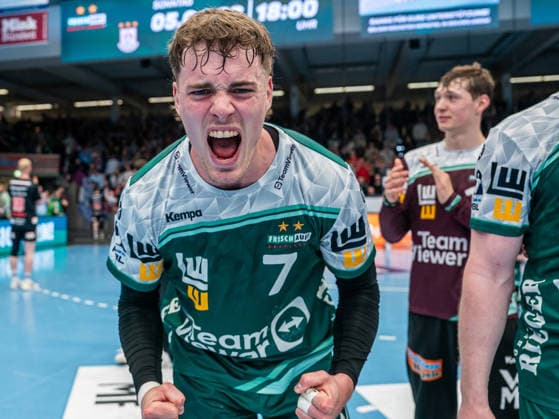 Victor Kloeve Frisch Auf Goeppingen, 07 cheers loudly, Frisch Auf Goeppingen vs HC Erlangen, Handball, 1 Bundesliga, Men, Season 2025 2026, 29 03 2026, Frisch Auf Goeppingen vs HC Erlangen, Handball, 1 Bundesliga, Men, Season 2025 2026, 29 03 2026 Goeppingen Copyright: xEibner-Pressefoto MichaelxSchmidx EP_MST