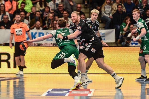 DAIKIN HBL Bundesliga Frisch Auf Göppingen HC Erlangen Göppingen, 29 03 2026 Maciej Gebala HC Erlangen, 77 pincers Erik Persson FRISCH AUF Göppingen, 22 Göppingen, 29 03 2026, 26 Matchday of the DAIKIN Handball Bundesliga, Frisch Auf Göppingen HC Erlangen EWS Arena, Göppingen Copyright: xBEAUTIFULxSPORTS Märklx