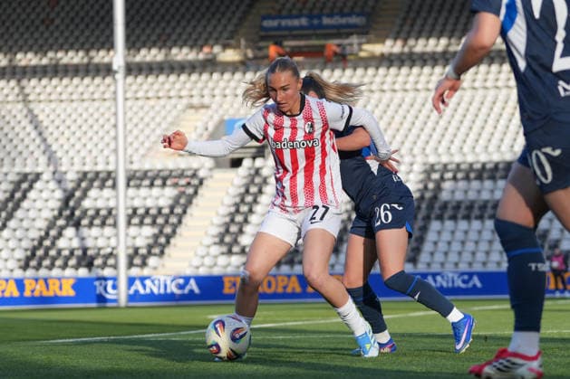Sophie Nachtigall SC Freiburg, 27 in duel with Janna Grimm TSG Hoffenheim, 26 , Germany, Soccer, GooglePixel Womens Bundesliga, 22 Matchday, 2025 2026, SC Freiburg vs TSG 1899 Hoffenheim, 29 03 2026, Dreisamstadion, Freiburg, Germany DFB REGULATIONS PROHIBIT ANY USE OF PHOTOGRAPHS AS IMAGE SEQUENCES AND OR QUASI VIDEO Freiburg Dreisamstadion Baden Wuerttemberg Germany Copyright: xArnexAmbergx