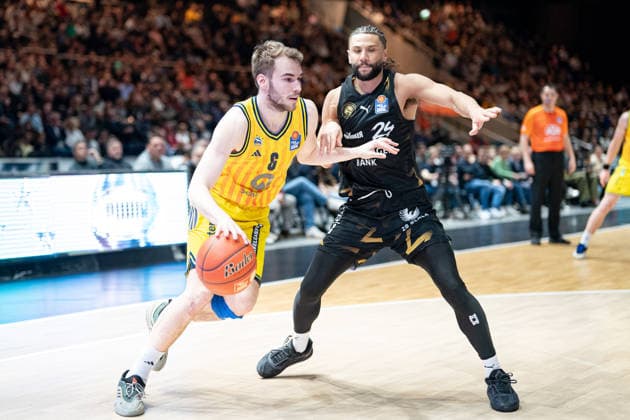 Malte Delow Nr 6 Alba Berlin vs Kaza Kajami Keane Nr 24 Basketball Loewen Braunschweig GER, Basketball Loewen Braunschweig vs Alba Berlin, Basketball, easyCredit BBL, Week 26, Season 2025 26, 29 03 2026 GER, Basketball Loewen Braunschweig vs Alba Berlin, Basketball, easyCredit BBL, Week 26, Season 2025 26, 29 03 2026 Braunschweig Copyright: xEibner-Pressefoto DanielxREINELTx EP_DRT