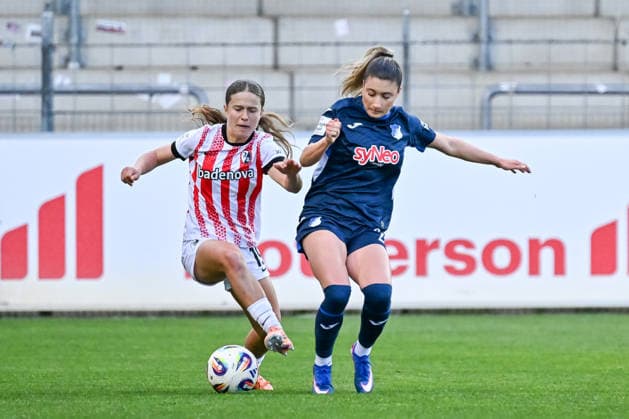 Nia Szenk SC Freiburg, 19 , Janna Grimm TSG Hoffenheim, 26 in duel for the ball GER, SC Freiburg TSG Hoffenheim, Womens Soccer, Google Pixel Womens Bundesliga, 22 Matchday, Season 2025 2026, 29 03 2026 DFB REGULATES PROHIBIT ANY USE OF PHOTOGRAPHS AS IMAGE SEQUENCES AND OR QUASI VIDEO GER, SC Freiburg TSG Hoffenheim, Womens football, Google Pixel Womens Bundesliga, 22 Matchday, Season 2025 2026, 29 03 2026 Freiburg Copyright: xEibner-Pressefoto ThomasxHessx EP_THS