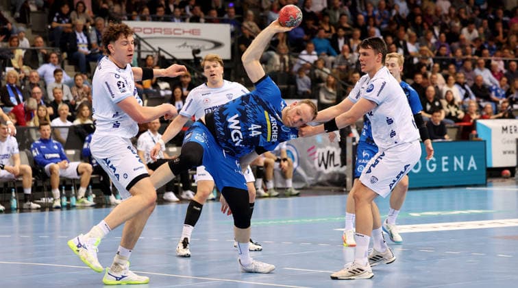 29 03 2026, Germany, Stuttgart, Handball Bundesliga, TVB Stuttgart vs Lemgo Lippe, f l Joel Willecke Lemgo , Lenny Rubin TVB , Frederik Simak Lemgo