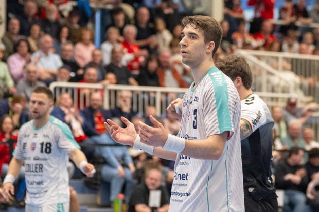Nikola Vlahovic SG BBM Bietigheim, 03 cant understand the decision TuSEM Essen vs SG BBM Bietigheim, Handball, 2 HBL, 25 Matchday, Season 2025 2026, 29 03 2026 TuSEM Essen vs SG BBM Bietigheim, Handball, 2 HBL, 25 Matchday, Season 2025 2026, 29 03 2026 Essen Copyright: xEibner-Pressefoto ThomasxHaeslerx EP_THR