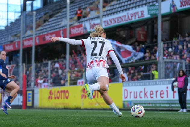 Sophie Nachtigall SC Freiburg, 27 on the ball , Germany, Football, GooglePixel Womens Bundesliga, 22 Matchday, 2025 2026, SC Freiburg vs TSG 1899 Hoffenheim, 29 03 2026, Dreisamstadion, Freiburg, Germany DFB REGULATIONS PROHIBIT ANY USE OF PHOTOGRAPHS AS IMAGE SEQUENCES AND OR QUASI VIDEO Freiburg Dreisamstadion Baden Wuerttemberg Germany Copyright: xArnexAmbergx