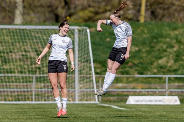29 03 2026, Football, 2 Womens Bundesliga, 2025 2026, Matchday 21, SG 99 Andernach SV Meppen Great joy for goal scorer Anouk Blaschka 10 Meppen and Bente Marie Bode 14 Meppen Andernach Stadium Rhineland-Palatinate Germany