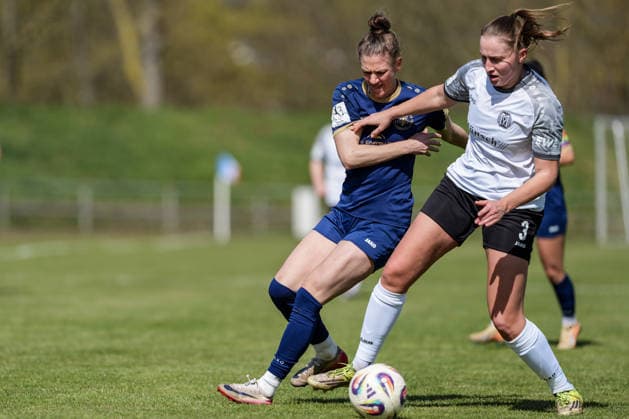 29 03 2026, Soccer, 2 Women Bundesliga, 2025 2026, Matchday 21, SG 99 Andernach SV Meppen Carolin Schraa 7 SG 99 Andernach in duel with Nina Rolfes 3 Meppen Andernach Stadion Rheinland Pfalz Germany