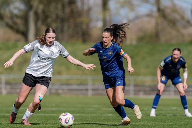 29 03 2026, Soccer, 2 Womens Bundesliga, 2025 2026, Matchday 21, SG 99 Andernach SV Meppen Laura Bröring 6 Meppen and Lisa Kossmann SG 99 Andernach in a duel for the ball Andernach Stadium Rhineland-Palatinate Germany