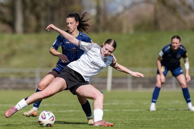 29 03 2026, Soccer, 2 Womens Bundesliga, 2025 2026, Matchday 21, SG 99 Andernach SV Meppen Laura Bröring 6 Meppen and Lisa Kossmann SG 99 Andernach in a duel for the ball Andernach Stadium Rhineland-Palatinate Germany