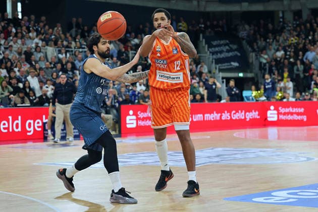 from left in duel, Marcel Keßen MLP Academics Heidelberg, 15 , Joel Soriano Ratiopharm Ulm, 12 GER, MLP Academics Heidelberg vs Ratiopharm Ulm, Basketball, easycredit Basketball Bundesliga, 26 Matchday, Season, 2025 2026, 29 03 2025 GER, MLP Academics Heidelberg vs Ratiopharm Ulm, Basketball, easycredit Basketball Bundesliga, 26 Matchday, Season, 2025 2026, 29 03 2025 Heidelberg Copyright: xEibner-Pressefoto JoergxHirschx EP_JHH