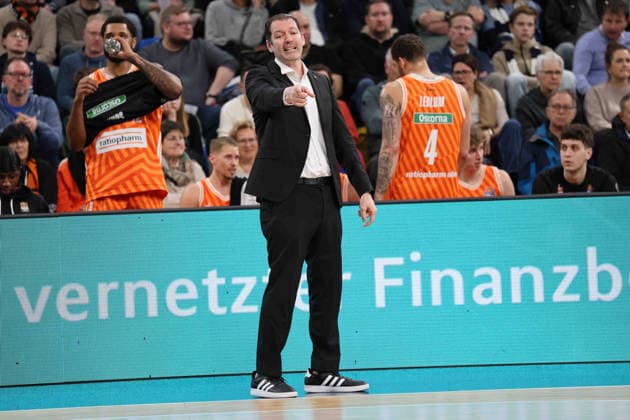 TY Harrelson Ratiopharm Ulm, Head Coach gestures with his hands GER, MLP Academics Heidelberg vs Ratiopharm Ulm, Basketball, easycredit Basketball Bundesliga, 26 Matchday, Season, 2025 2026, 29 03 2025 GER, MLP Academics Heidelberg vs Ratiopharm Ulm, Basketball, easycredit Basketball Bundesliga, 26 Matchday, Season, 2025 2026, 29 03 2025 Heidelberg Copyright: xEibner-Pressefoto JoergxHirschx EP_JHH