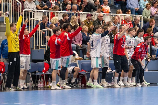 Bietigheimer Bank celebrates a successful campaign TuSEM Essen vs SG BBM Bietigheim, Handball, 2 HBL, 25 Matchday, Season 2025 2026, 29 03 2026 TuSEM Essen vs SG BBM Bietigheim, Handball, 2 HBL, 25 Matchday, Season 2025 2026, 29 03 2026 Essen Copyright: xEibner-Pressefoto ThomasxHaeslerx EP_THR