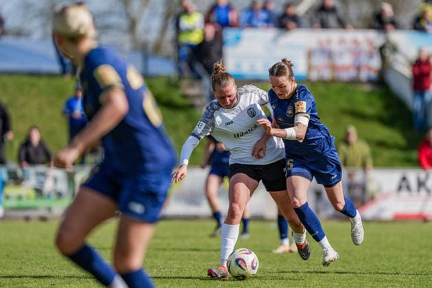 29 03 2026, Soccer, 2 Women Bundesliga, 2025 2026, Matchday 21, SG 99 Andernach SV Meppen Vanessa Zilligen 15 SG 99 Andernach in duel with Lilly Bartke 24 Meppen Andernach Stadion Rheinland Pfalz Germany