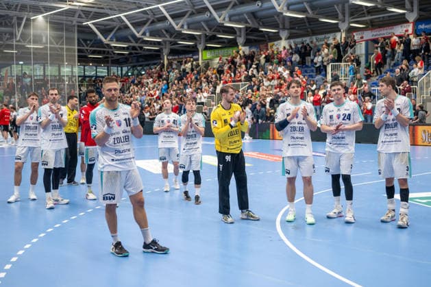 The Bietigheim players thank their fans TuSEM Essen vs SG BBM Bietigheim, Handball, 2 HBL, 25 Matchday, Season 2025 2026, 29 03 2026 TuSEM Essen vs SG BBM Bietigheim, Handball, 2 HBL, 25 Matchday, Season 2025 2026, 29 03 2026 Essen Copyright: xEibner-Pressefoto ThomasxHaeslerx EP_THR