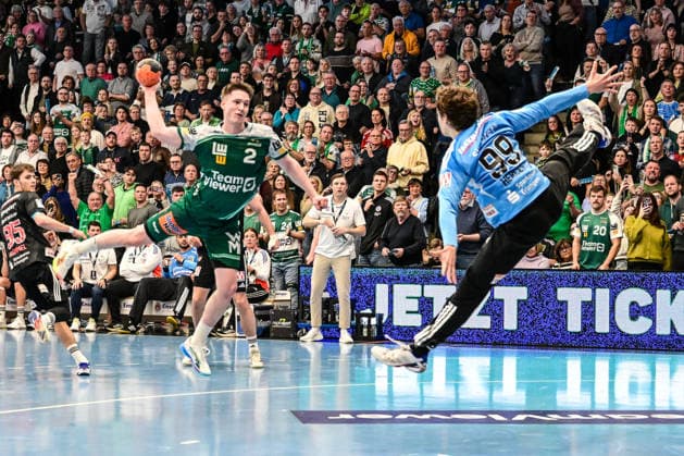 DAIKIN HBL Bundesliga Frisch Auf Göppingen HC Erlangen Göppingen, 29 03 2026 Oskar Neudeck FRISCH AUF Göppingen, 2 against Tin Herceg HC Erlangen, 99 successful Göppingen, 29 03 2026, 26 matchday of the DAIKIN Handball Bundesliga, Frisch Auf Göppingen HC Erlangen EWS Arena, Göppingen Copyright: xBEAUTIFULxSPORTS Märklx
