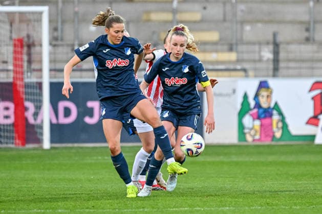 Lisann Kaut TSG Hoffenheim, 04 on the ball, Vanessa Diehm TSG Hoffenheim, 06 GER, SC Freiburg TSG Hoffenheim, Women Football, Google Pixel Women Bundesliga, 22 Matchday, Season 2025 2026, 29 03 2026 DFB REGULATIONS PROHIBIT ANY USE OF PHOTOGRAPHS AS IMAGE SEQUENCES AND OR QUASI VIDEO GER, SC Freiburg TSG Hoffenheim, Women Football, Google Pixel Women Bundesliga, 22 Matchday, Season 2025 2026, 29 03 2026 Freiburg Copyright: xEibner-Pressefoto ThomasxHessx EP_THS