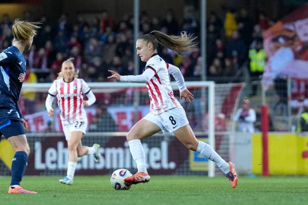 Alena Bienz SC Freiburg, 08 am Ball , Germany, Soccer, GooglePixel Womens Bundesliga, 22 Matchday, 2025 2026, SC Freiburg vs TSG 1899 Hoffenheim, 29 03 2026, Dreisamstadion, Freiburg, Germany DFB REGULATIONS PROHIBIT ANY USE OF PHOTOGRAPHS AS IMAGE SEQUENCES AND OR QUASI VIDEO Freiburg Dreisamstadion Baden Wuerttemberg Germany Copyright: xArnexAmbergx