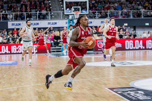 Bamberg, Germany March 29, 2026 1 BBL 2025 2026 BMA365 Bamberg Baskets vs Gladiators Trier In the picture Cobe Williams Bamberg moves to the basket Brose Arena Bayern Copyright: xFotostandx xSchmittx