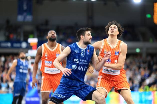 Scene with Alec Anigbata 7 Ratiopharm Ulm , Malik Osborne 10 Ratiopharm Ulm and Mateo Seric 21 MLP Academics Heidelberg Playing action with Alec Anigbata 7 Ratiopharm Ulm and Mateo Seric 21 MLP Academics Heidelberg Copyright: xspeedshotx