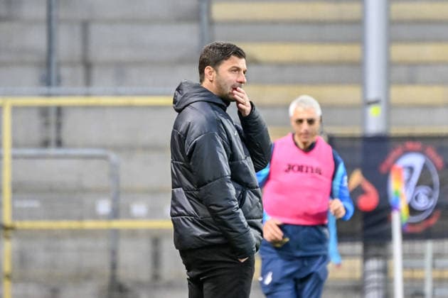 Edmond Kapllani SC Freiburg, Coach with gestures GER, SC Freiburg TSG Hoffenheim, Women Football, Google Pixel Women Bundesliga, 22 Matchday, Season 2025 2026, 29 03 2026 DFB REGULATIONS PROHIBIT ANY USE OF PHOTOGRAPHS AS IMAGE SEQUENCES AND OR QUASI VIDEO GER, SC Freiburg TSG Hoffenheim, Women Football, Google Pixel Women Bundesliga, 22 Matchday, Season 2025 2026, 29 03 2026 Freiburg Copyright: xEibner-Pressefoto ThomasxHessx EP_THS