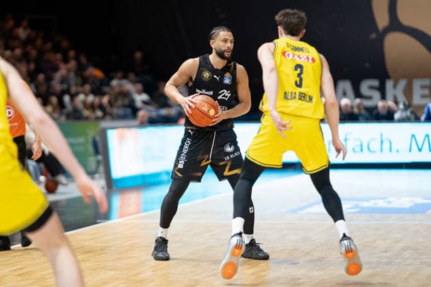Kaza Kajami Keane Nr 24 Basketball Loewen Braunschweig vs Alex OConnell Nr 3 Alba Berlin GER, Basketball Loewen Braunschweig vs Alba Berlin, Basketball, easyCredit BBL, Week 26, Season 2025 26, 29 03 2026 GER, Basketball Loewen Braunschweig vs Alba Berlin, Basketball, easyCredit BBL, Week 26, Season 2025 26, 29 03 2026 Braunschweig Copyright: xEibner-Pressefoto DanielxREINELTx EP_DRT