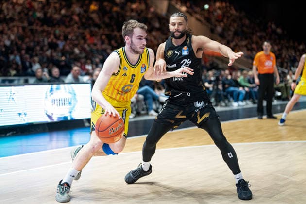 Malte Delow Nr 6 Alba Berlin vs Kaza Kajami Keane Nr 24 Basketball Loewen Braunschweig GER, Basketball Loewen Braunschweig vs Alba Berlin, Basketball, easyCredit BBL, Week 26, Season 2025 26, 29 03 2026 GER, Basketball Loewen Braunschweig vs Alba Berlin, Basketball, easyCredit BBL, Week 26, Season 2025 26, 29 03 2026 Braunschweig Copyright: xEibner-Pressefoto DanielxREINELTx EP_DRT