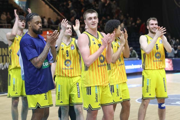 29 03 2026, xgox, Basketball easyCredit BBL Basketball Loewen Braunschweig Alba Berlin emspor, f l J Wan Roberts Alba Berlin, 13 , Jonas Mattisseck Alba Berlin, 9 , Anton Nufer Alba Berlin, 20 , Jack Kayil Alba Berlin, 7 , Malte Delow Alba Berlin, 6 Cheering about the victory, cheering after the end of the game Braunschweig