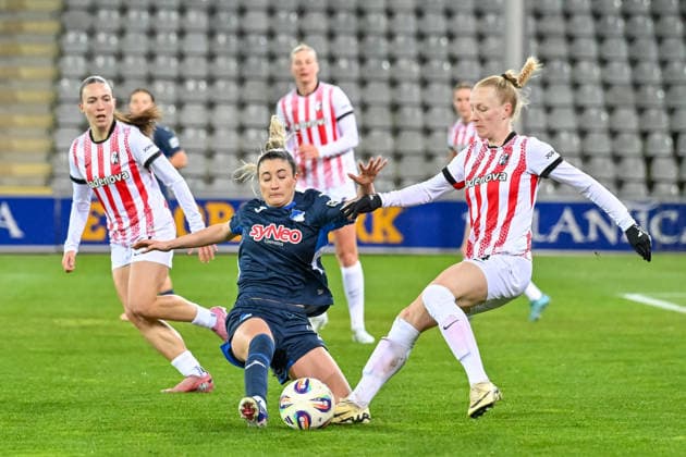 Janna Grimm TSG Hoffenheim, 26 , Meret Felde SC Freiburg, 04 in duel for the ball GER, SC Freiburg TSG Hoffenheim, Womens Football, Google Pixel Womens Bundesliga, 22 Matchday, Season 2025 2026, 29 03 2026 DFB REGULATES PROHIBIT ANY USE OF PHOTOGRAPHS AS IMAGE SEQUENCES AND OR QUASI VIDEO GER, SC Freiburg TSG Hoffenheim, Womens football, Google Pixel Womens Bundesliga, 22 Matchday, Season 2025 2026, 29 03 2026 Freiburg Copyright: xEibner-Pressefoto ThomasxHessx EP_THS