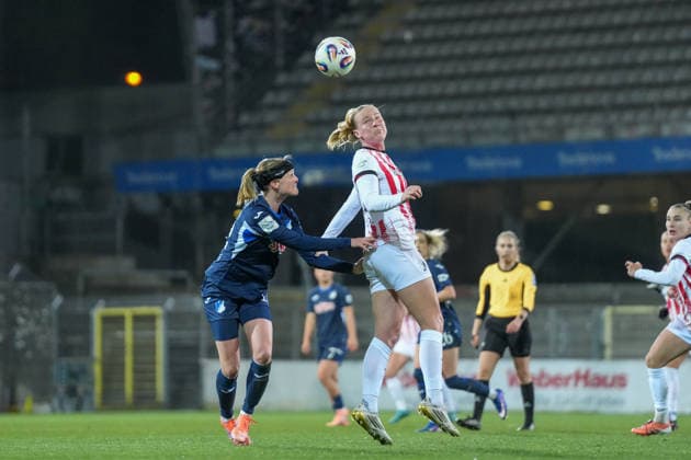 Wià lle Douma Wielle Douma TSG Hoffenheim, 13 in duel with Luca Birkholz SC Freiburg, 23 , Germany, Soccer, GooglePixel Womens Bundesliga, 22 Matchday, 2025 2026, SC Freiburg vs TSG 1899 Hoffenheim, 29 03 2026, Dreisamstadion, Freiburg, Germany DFB REGULATIONS PROHIBIT ANY USE OF PHOTOGRAPHS AS IMAGE SEQUENCES AND OR QUASI VIDEO Freiburg Dreisamstadion Baden Wuerttemberg Germany Copyright: xArnexAmbergx