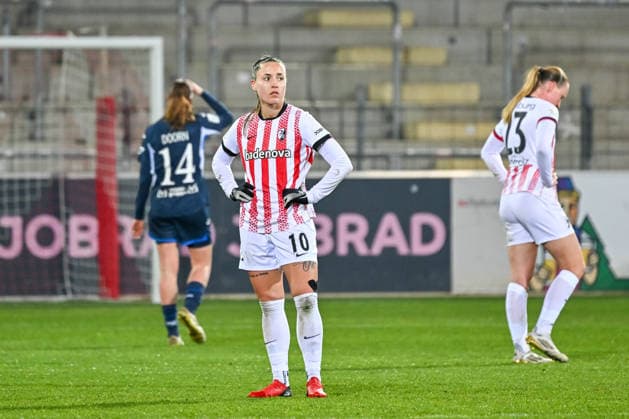 Selina Vobian SC Freiburg, 10 with emotion after the end of the match GER, SC Freiburg TSG Hoffenheim, Women Football, Google Pixel Women Bundesliga, 22 Matchday, Season 2025 2026, 29 03 2026 DFB REGULATIONS PROHIBIT ANY USE OF PHOTOGRAPHS AS IMAGE SEQUENCES AND OR QUASI VIDEO GER, SC Freiburg TSG Hoffenheim, Women Football, Google Pixel Women Bundesliga, 22 Matchday, Season 2025 2026, 29 03 2026 Freiburg Copyright: xEibner-Pressefoto ThomasxHessx EP_THS