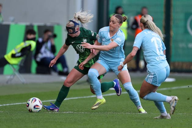 VfL vs Berlin, BL Women Wolfsburg, 29 03 2026, Football, Women, Google Pixel Bundesliga, Season 2025 2026, VfL Wolfsburg vs FC Union Berlin, Thea Bjelde VfL Wolfsburg , Lia Kamber Union Berlin , Judith Steinert Union Berlin AOK Stadion Niedersachsen Germany