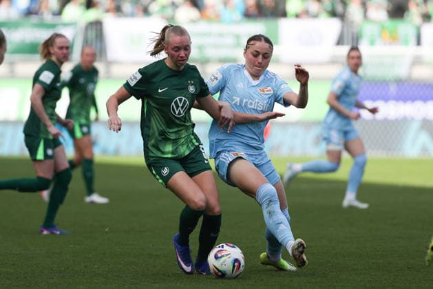 VfL vs Berlin, BL Women Wolfsburg, 29 03 2026, Football, Women, Google Pixel Bundesliga, Season 2025 2026, VfL Wolfsburg vs FC Union Berlin, Ella Paddemors VfL Wolfsburg , Lia Kamber Union Berlin AOK Stadion Niedersachsen Germany