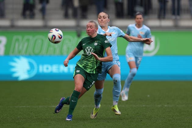 VfL vs Berlin, BL Women Wolfsburg, 29 03 2026, Football, Women, Google Pixel Bundesliga, Season 2025 2026, VfL Wolfsburg vs FC Union Berlin, Ella Paddemors VfL Wolfsburg , Lia Kamber Union Berlin AOK Stadion Niedersachsen Germany