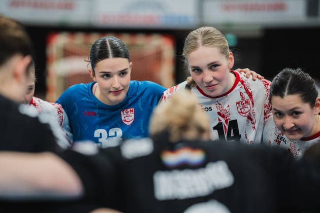 Sophie Leenen TG Nuettingen, 33 , Nora Erhardt TG Nuettingen, 14 and Lisa Wieder TG Nuettingen, 07 in the team circle before the match TSV Bayer 04 Leverkusen vs TG Nuertingen, Handball, 2 Handball Bundesliga, 22 Matchday, Season 2025 26, 29 03 2026, TSV Bayer 04 Leverkusen vs TG Nuertingen, Handball, 2 HBL, 22 Matchday, Season 2025 26, 29 03 2026 Leverkusen Copyright: xEibner-Pressefoto LukasxBaldygax EP_LBA